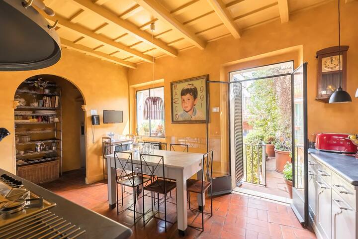 Trastevere Penthouse with Roof Terrace by Romeloft gallery image 5