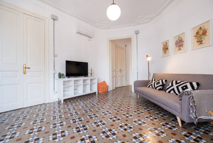 Apartment for large groups in the center gallery image 4