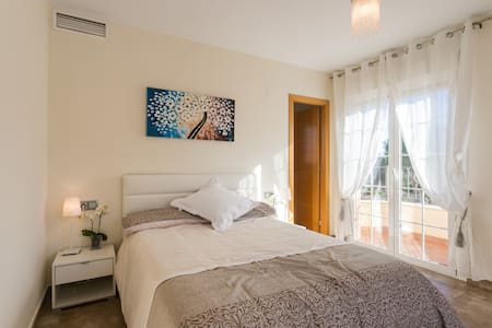 Huge Room Private En-Suite Terraces WiFi Pool