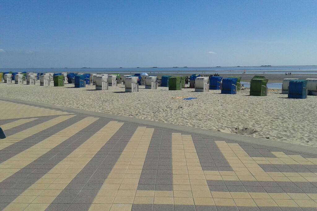 2 Minuten bis zum Strand