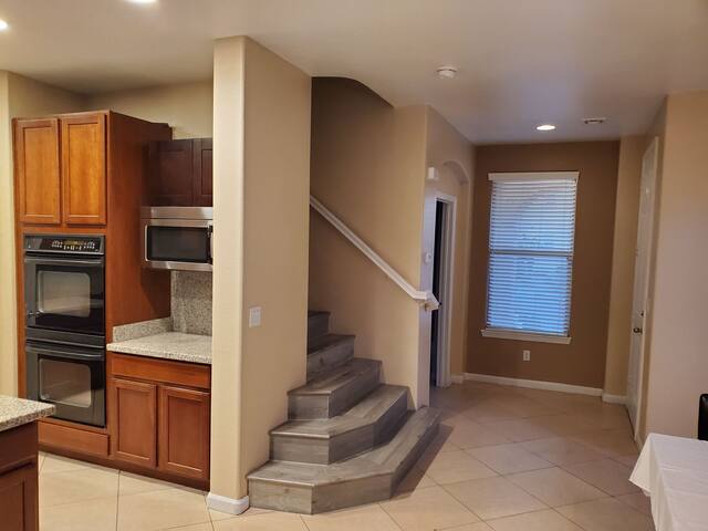 EDC Mini Castle 4 – NEW HOME – 12 Min to strip gallery image 3