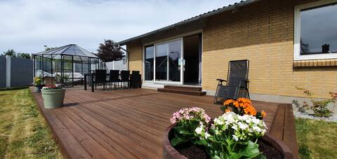 Cosy and spacious with big garden and home cinema