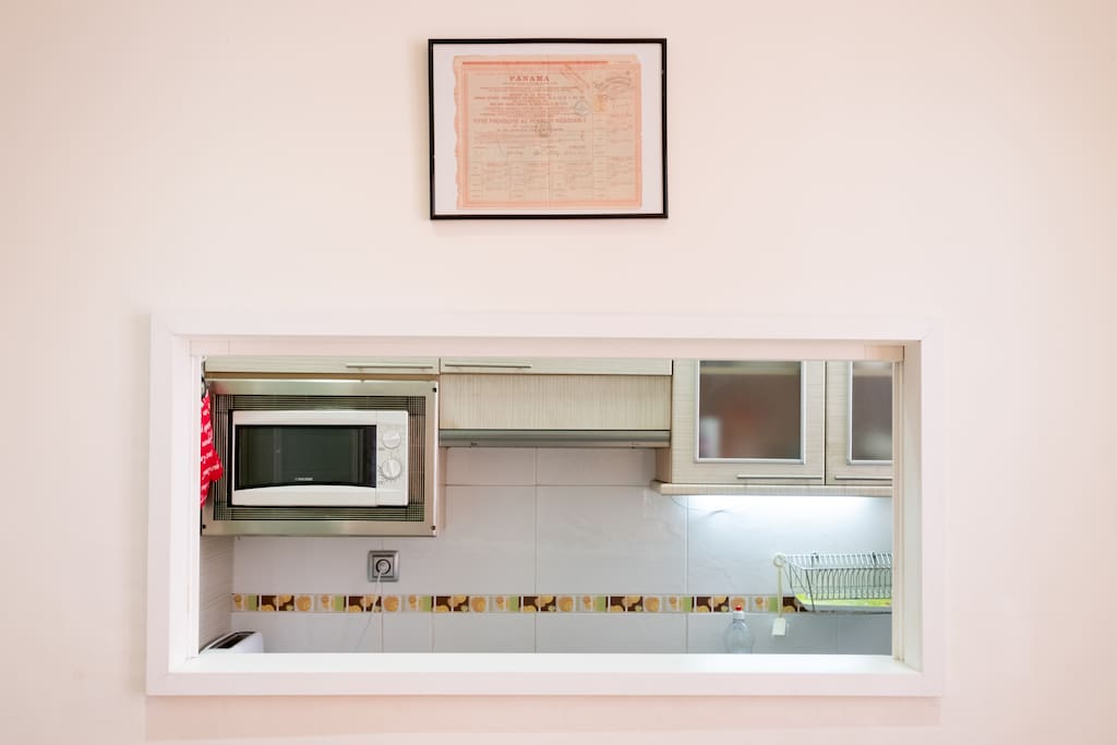 Kitchen plates access