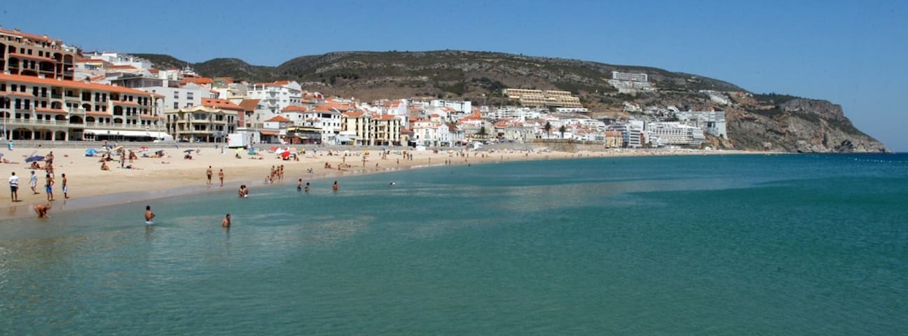 Apart T2 Sesimbra - wi-fi, pool and garage