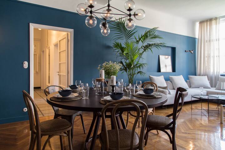 Bauhaus Building 330sq. Sleeps 24 persons gallery image 3