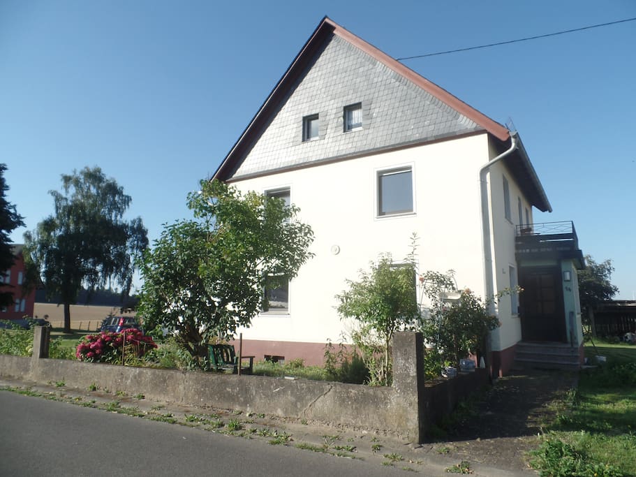Gemütliches 50er Jahre Wohnhaus im Grünen