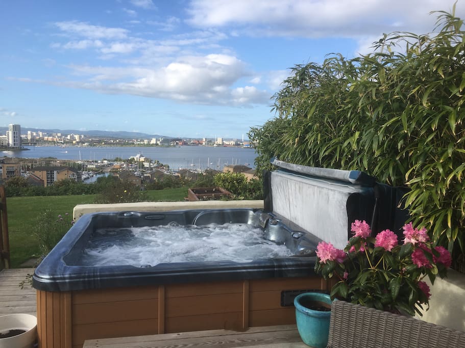 Hot Tub overlooking Cardiff Bay