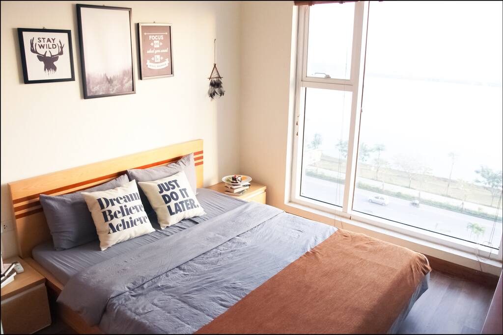 Wake up in a place far away from home, immerge in the sun light from out window, read a book and enjoy the stunning view straight to Ha Long Bay from our Cedar Room!
This room has a big wardrobe, view straight to the Bay, Queen bed size.