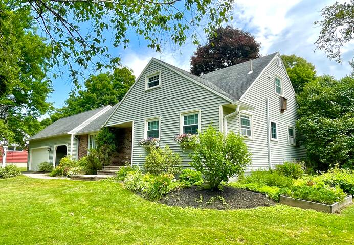 Guest favorite listing in Pittsfield