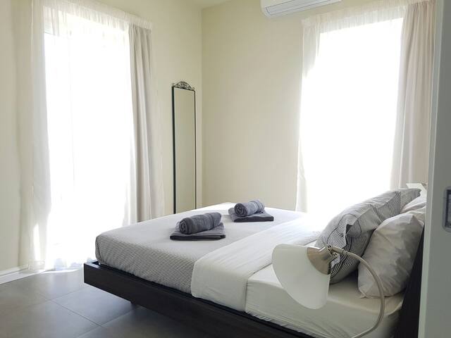 New, highly finished, Seaside apt in Gzira (Apt 5)