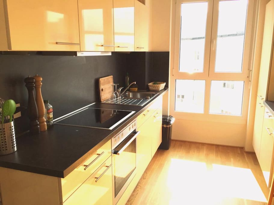 Kitchen fully equipped with coffee machine, toaster, kettle.