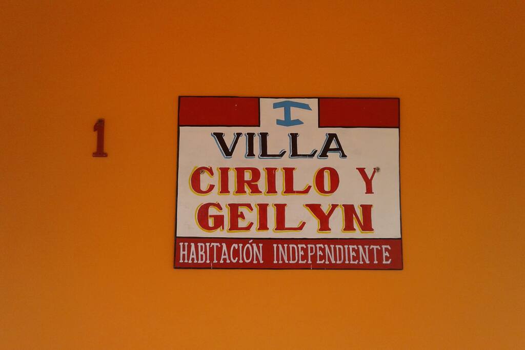 Sus anfitriones Cirilo y Geilyn