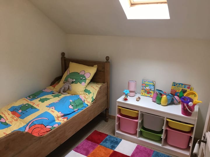 غرفة الطفل العلوي