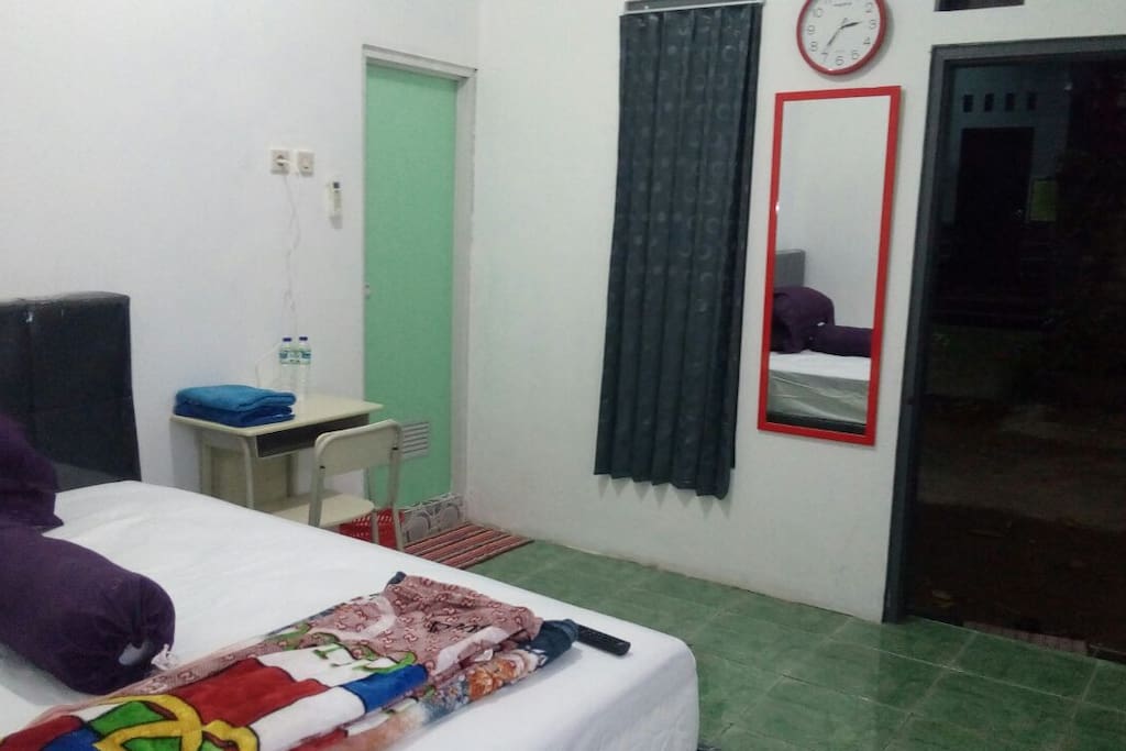 Full Facilities : Spring Bed, AC, bathroom, TV Satellite, Free Internet WIFI