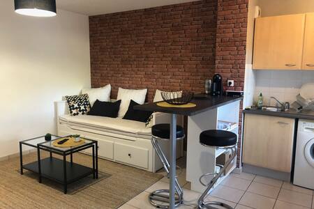 Studio jardin-terrasse-parking-tennis-wifi.