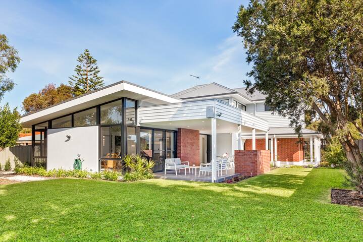 Chesters by the Bay: luxury family home with wi-fi gallery image 2