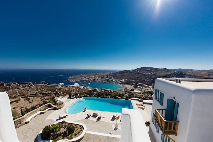 Chef included by Fantasia Villas: Paradiso 10 bdr