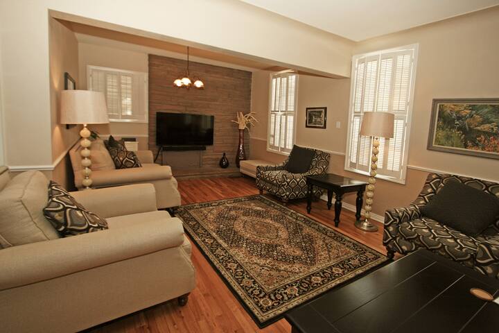 Historic Victorian in Downtown Denver gallery image 5