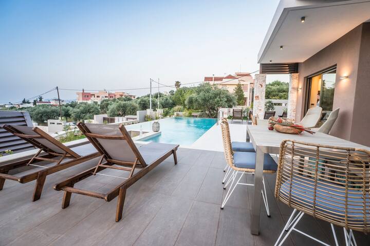 Ariadne Luxury villa gallery image 3