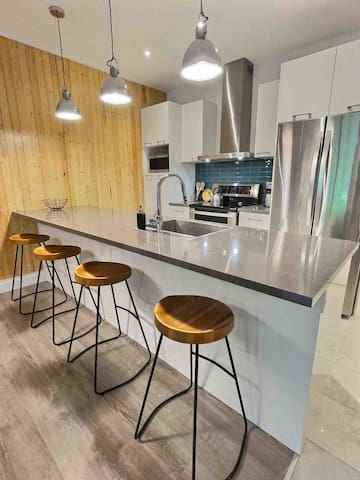 🍁 Generations II 4BD/2BAtH Parking +AC 🍁297611 gallery image 2