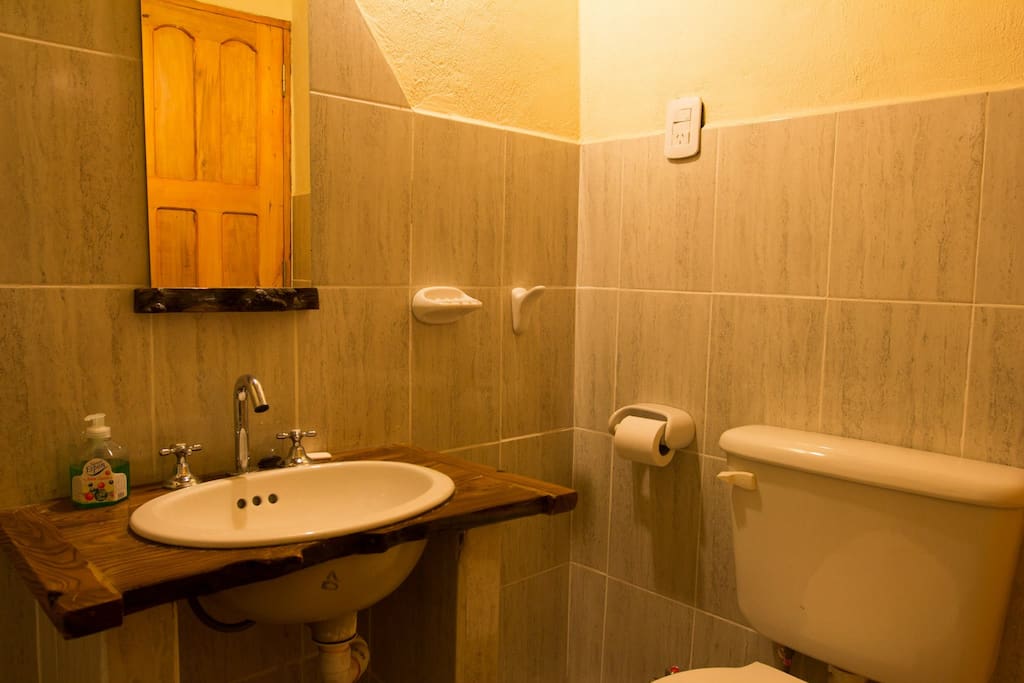 Bath// Baño privado