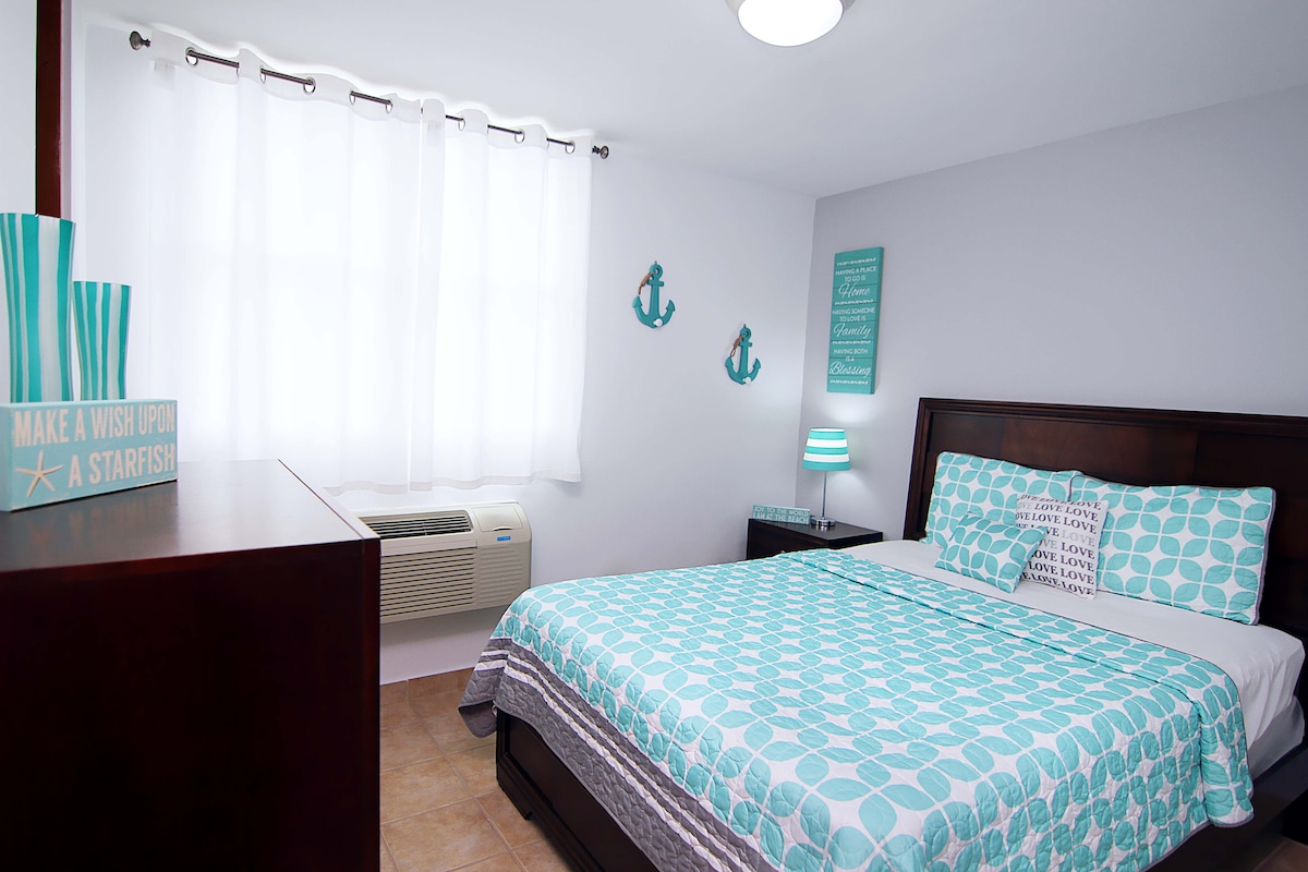 Spálňa s manželskou posteľou Queen 2