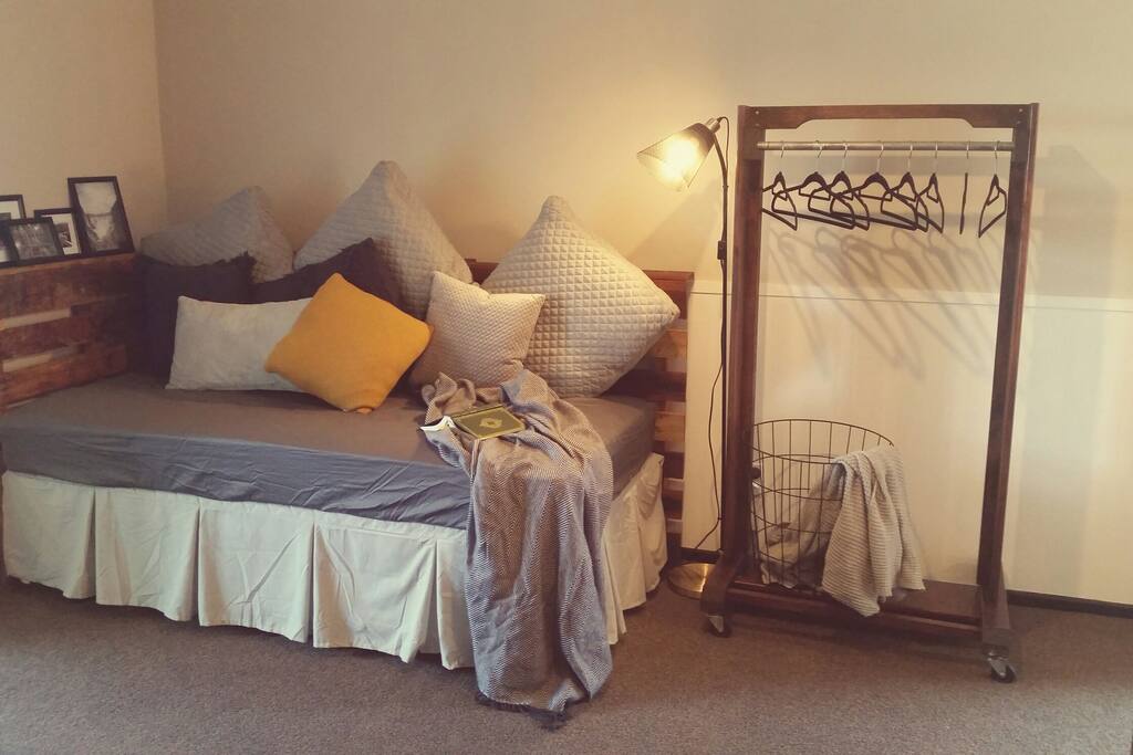 Day bed & portable hanger