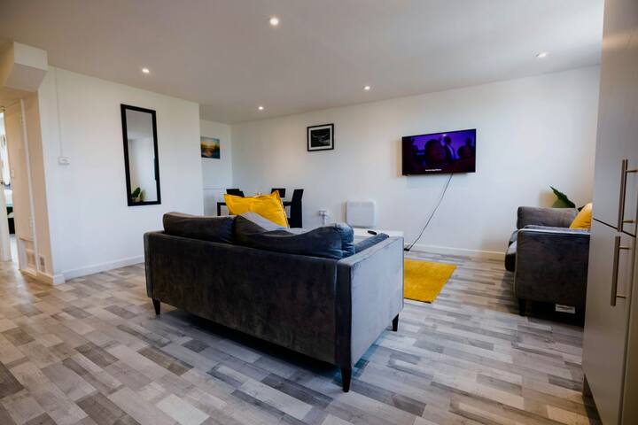 2 bedrooms- Very spacious-free parking-Wi-Fi