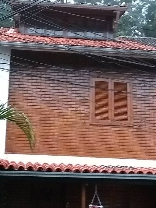 Fachada / janela quarto pequeno