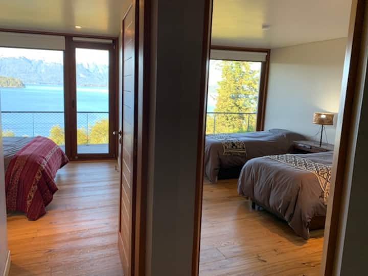 Druhá a tretia spálňa, výhľad z chodby / druhá a tretia spálňa, výhľad z uličky