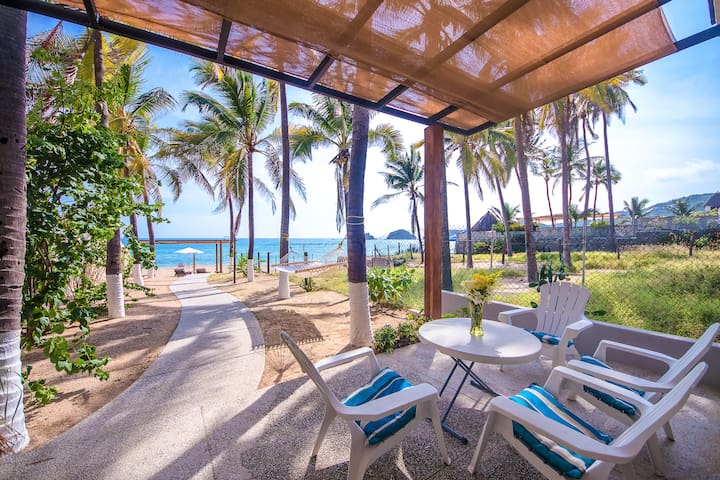 ★MELAQUE´S BEST KEPT SECRET BEACH FRONT CABIN★