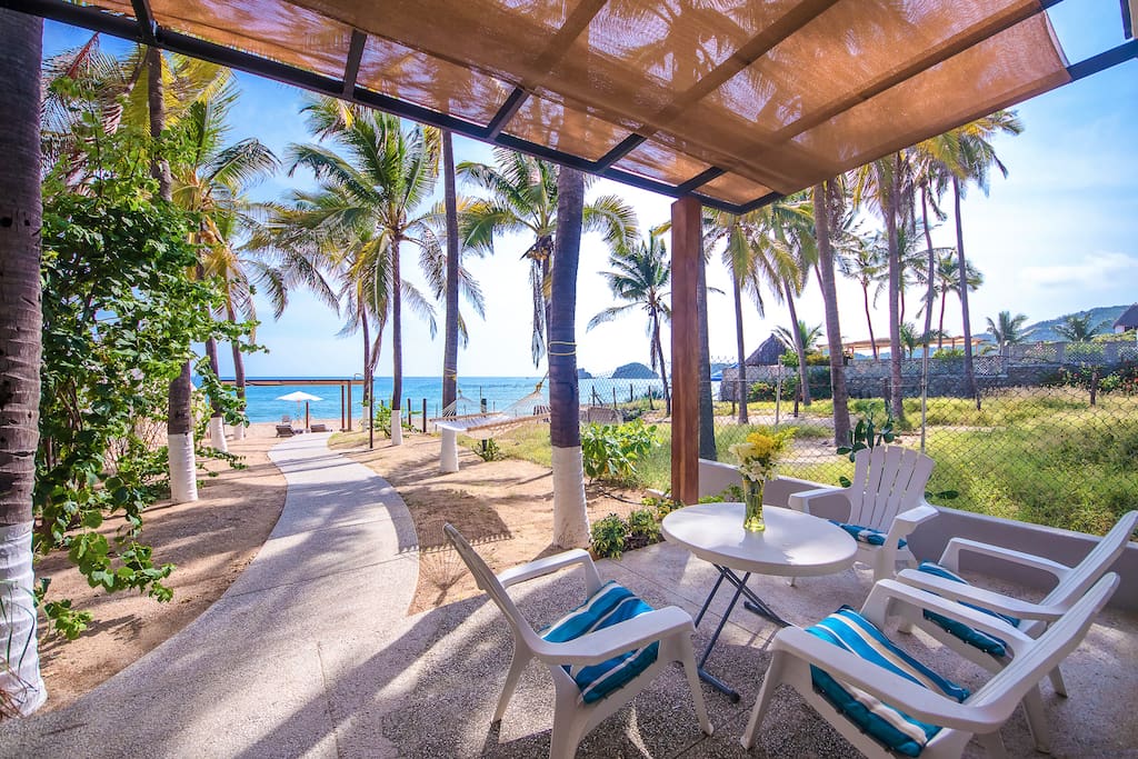 ★MELAQUE´S BEST KEPT SECRET BEACH FRONT CABIN★ Cabañas en renta en