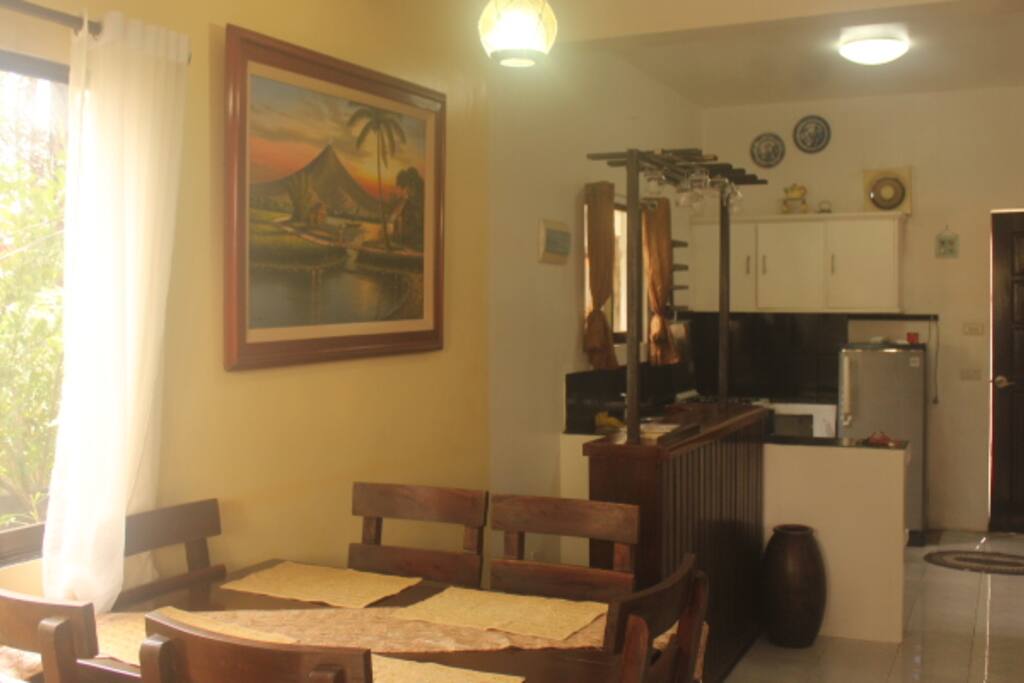 Dining room, mini bar & kitchen