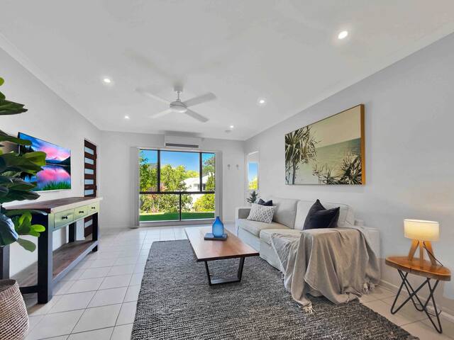 Leafy 2brm flat 5min drive to Coolum Beach gallery image 2