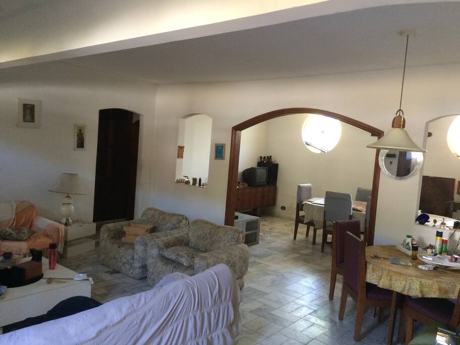 Sala com Mesa de Carteado