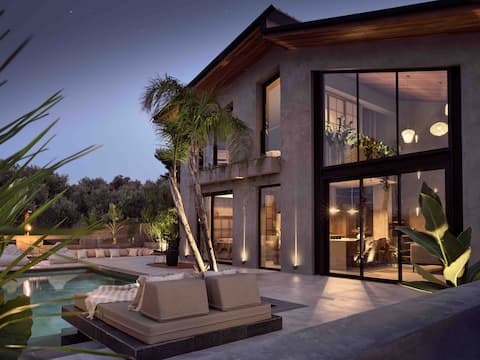 Théros Exotica | Contemporary Jungle Villa w/ Pool