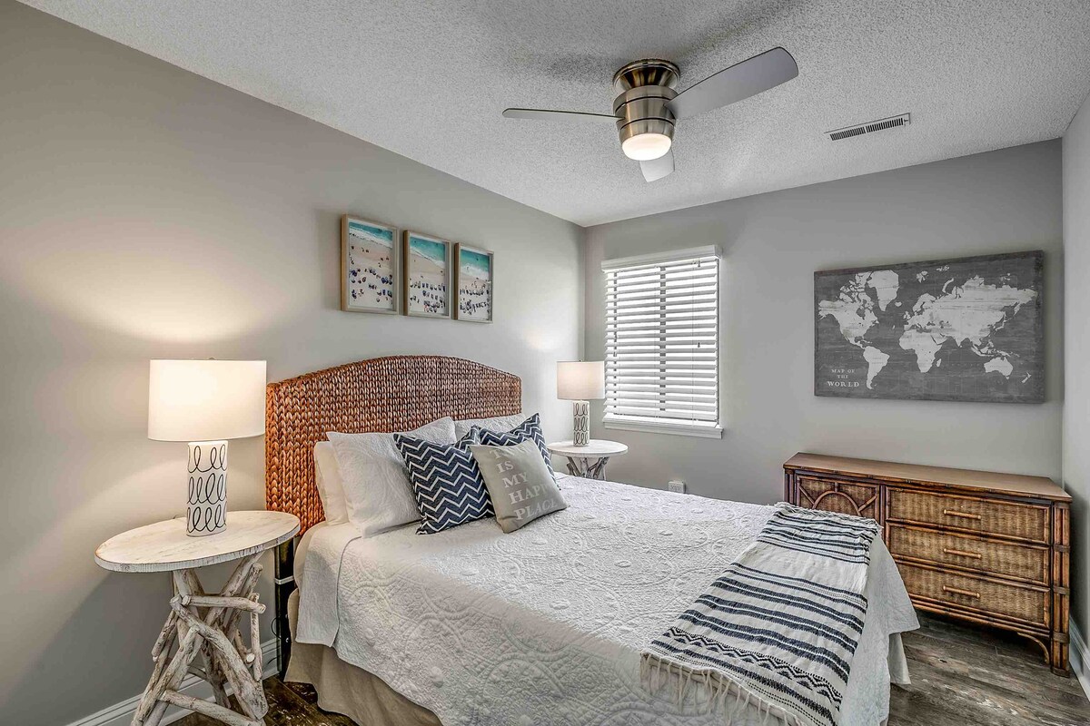 Lala katikati ya siku; kaa kitandani asubuhi; na usitandike kitanda...hii ndiyo sababu uko likizo!