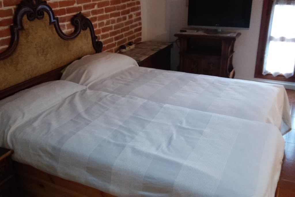 Letto a due piazze divisibile