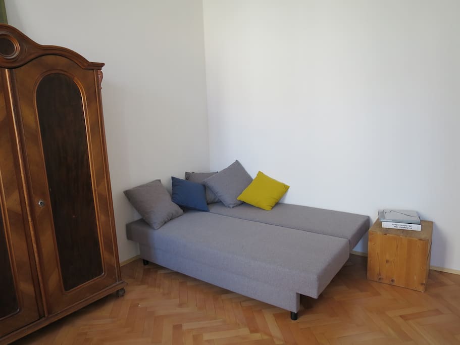 sofa is bed for 2
