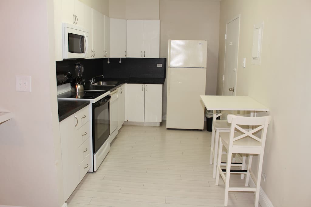 Full Kitchen