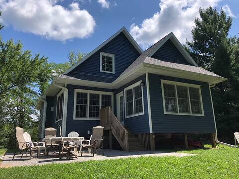 Modern Cottage on the Mississippi River