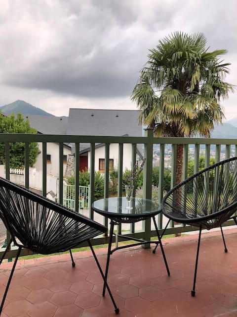 Popular Airbnb listing: Stunning views of the Pyrenees in Lourdes