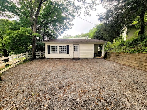 Lake Cabin | Hot Tub | Pet-friendly