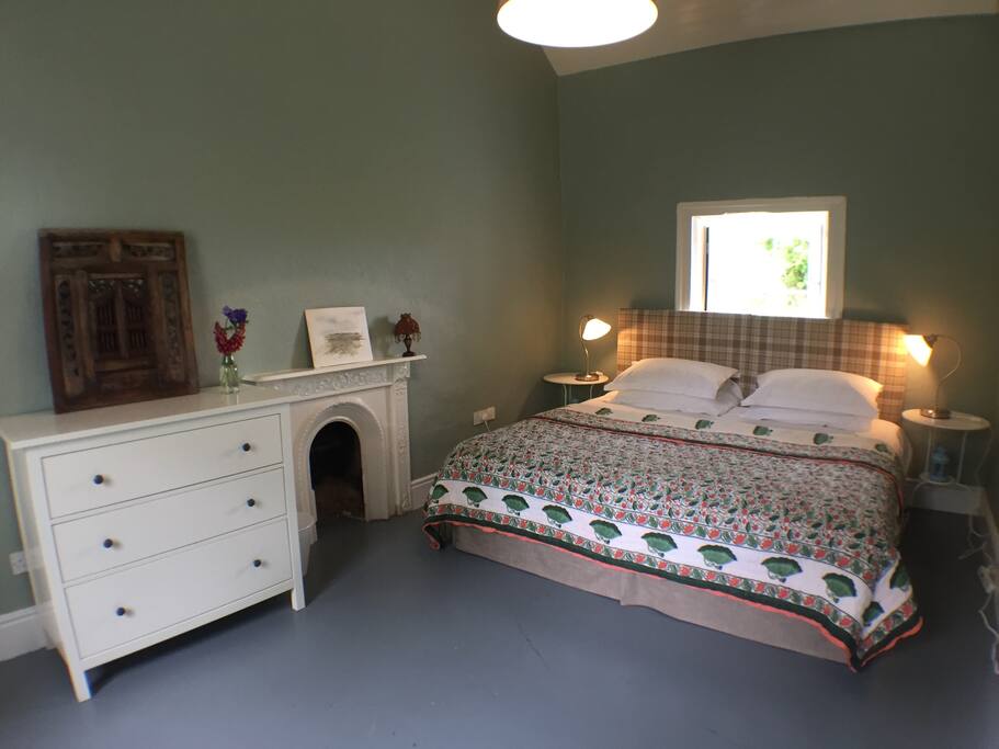 This very large (superking) and comfortable bed splits into two singles, perfect for couples or friends. Travel cot available too :)