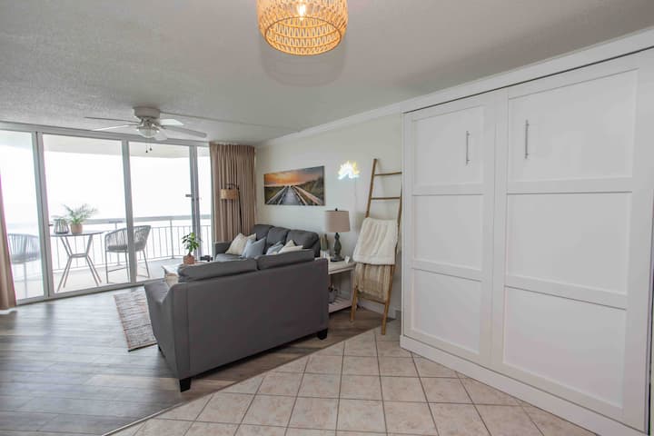Oceanfront Resort - Hot Tub, Heated Pool, Balcony - Murrells Inlet, SC