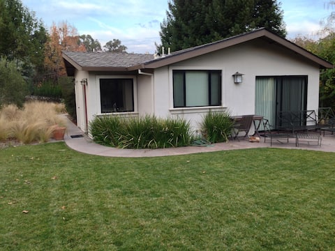 Tranquil  private  2 BR home in Palo Alto/Stanford