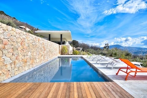 Luxurious Spacious Villa Pool Tennis Sea View