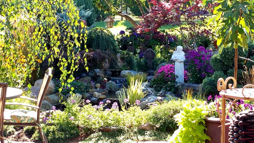 Garden-side Retreat on the Golf Course