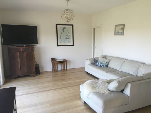 15 Markham Drive gallery image 3