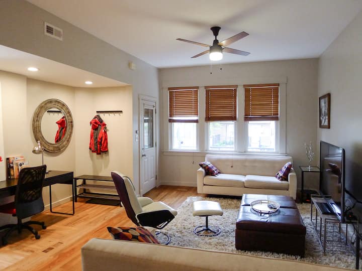 Tastefully Designed 1500 Sq Of Homeyness! - Cicero, IL
